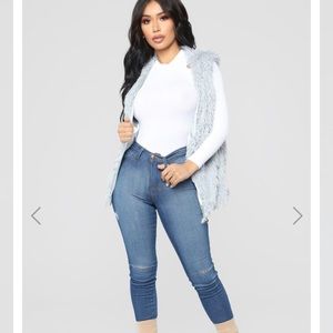 NWT Fashion Nova Shaggy faux Fur Grey Vest Med